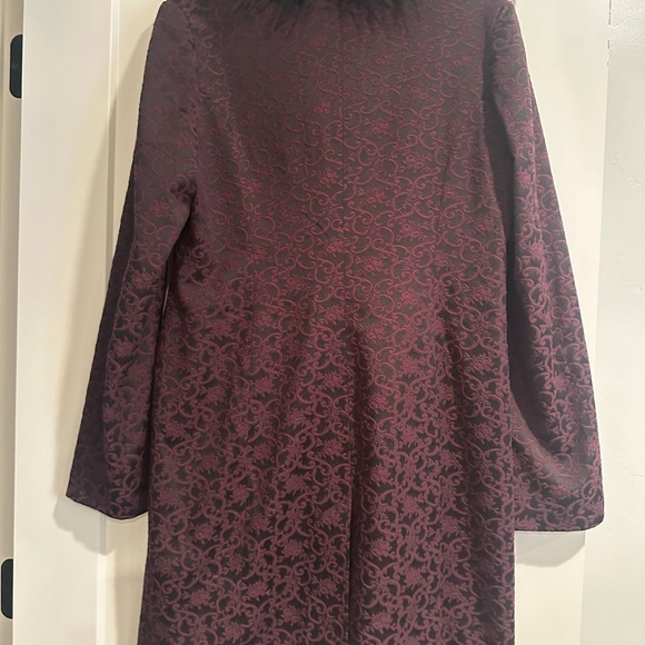 Boutique brocade tea length coat. Size M - Picture 4 of 4